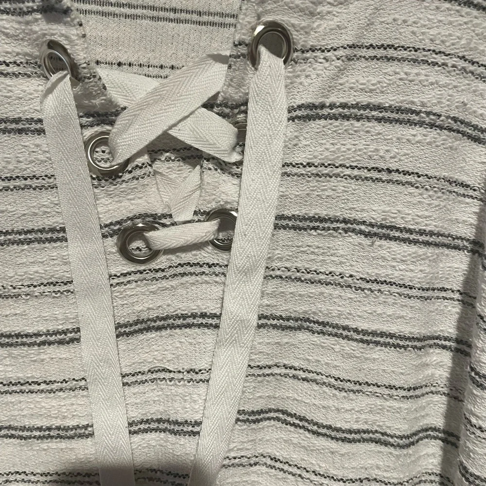 Onque Casuals‎ Gray and White Striped V-Neck Sweater